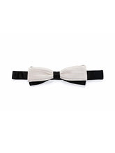 Load image into Gallery viewer, Cigar Pleated Pre-Tied Bow Tie